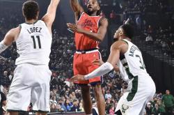 开云体育下载-雄鹿队主场大胜，东部冠军赛形势一片大好