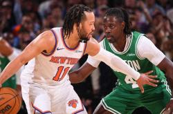 开云APP-关于尼克斯外线球员投篮手感火热，助球队赢得比赛的信息