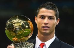 开云平台-赛道上的双重震撼，法拉利绝杀红牛，拉塞尔刷新纪录