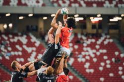 开云体育中国-绿茵场上的意外与球台上的必然，当碾压遇见惊艳