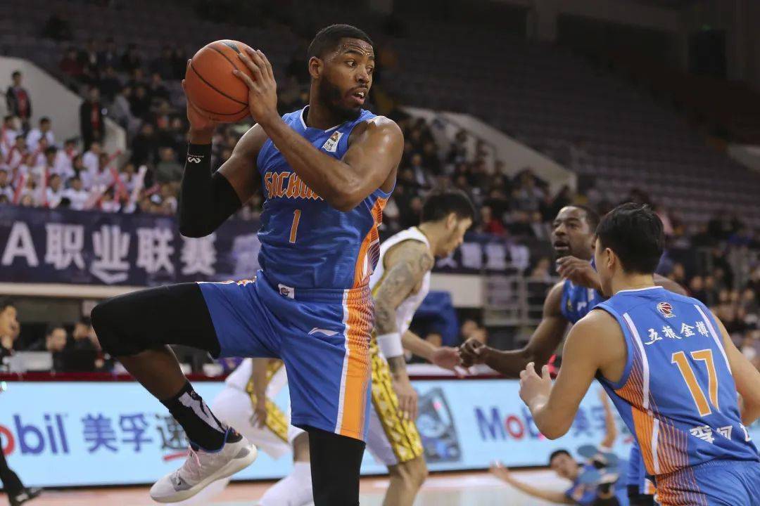 上海大鲨鱼遭遇困境连败难解的简单介绍 上海大鲨鱼遭遇困境连败难解的简单介绍