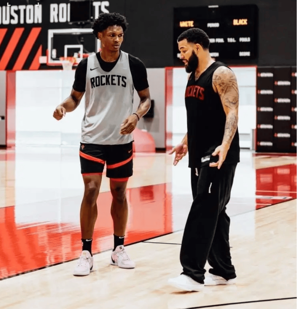 包含NBA球员突然合作外援,引发外界震惊的词条 包含NBA球员突然合作外援,引发外界震惊的词条