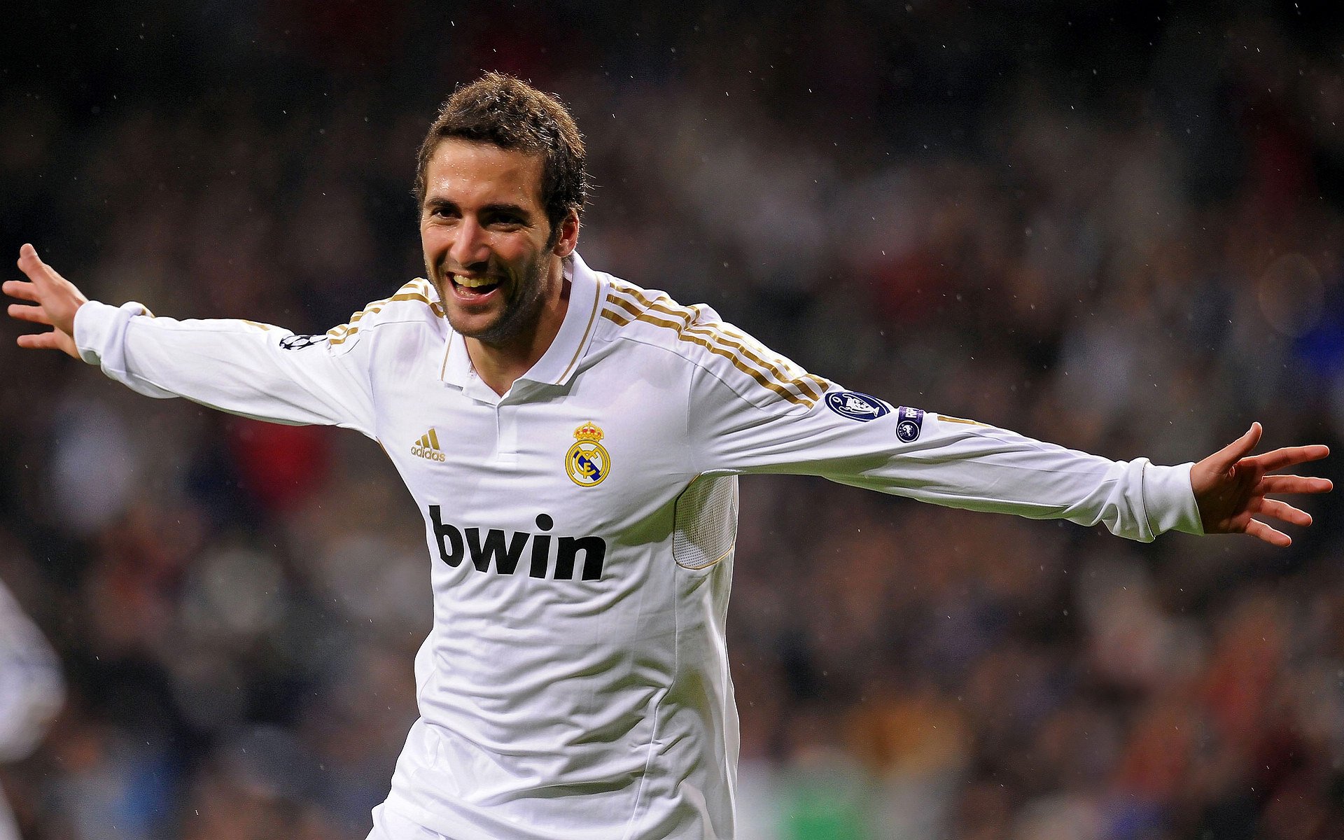 足球世界的平行宇宙,当日本攻陷那不勒斯,斯通斯在国家德比改写剧本