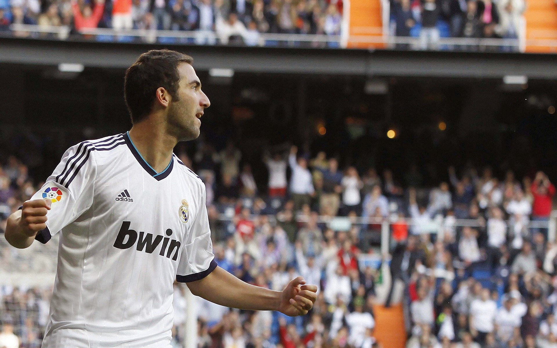 戈麦斯利刃出鞘，拜仁关键战突围巴黎